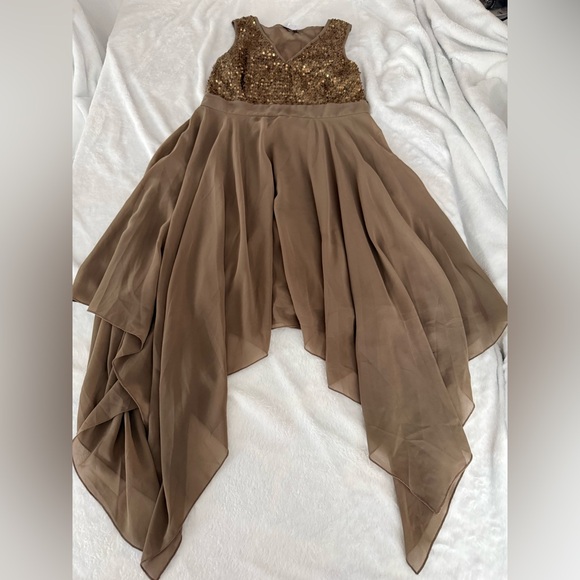 VENUS Dresses & Skirts - Venus Gold Sequins Chiffon Asymmetrical High Low Hem Lined Dress 2
